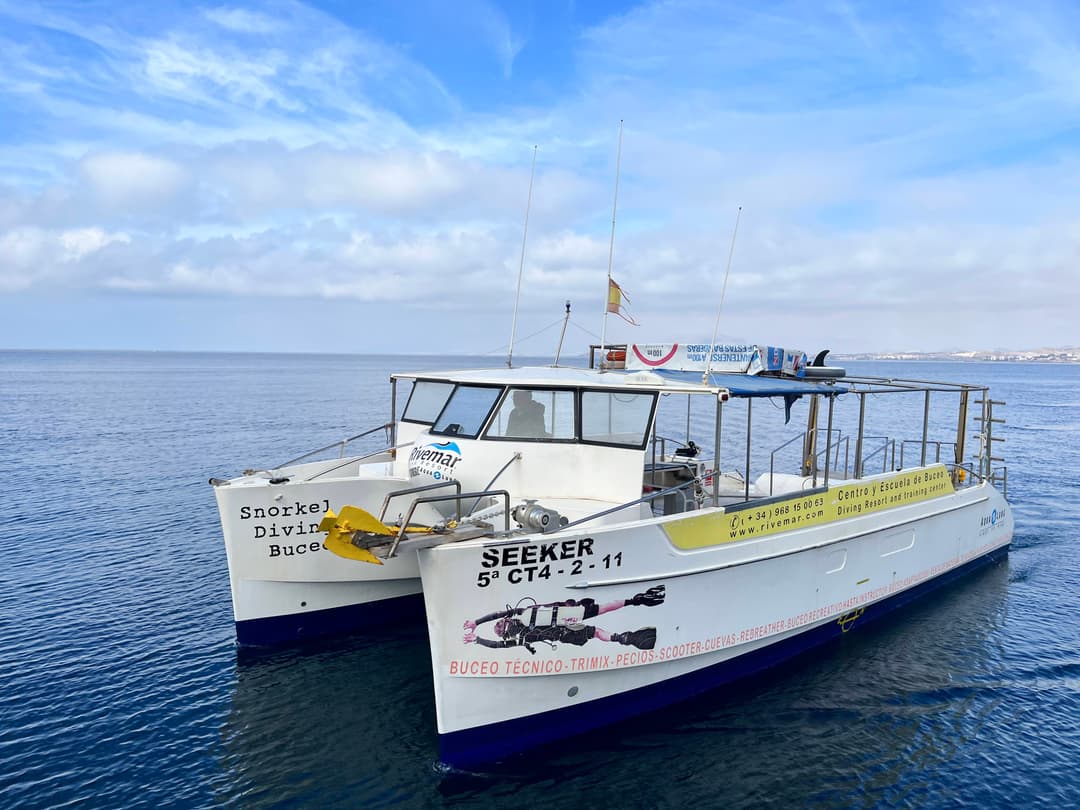 SALIDAS DE BUCEO A LA RESERVA MARINA